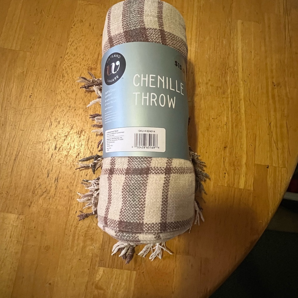 Wayland Square chenille Blanket Throw